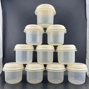 Vintage Set Of Ten (10) Rubbermaid Servin' Saver Half Cup 118 mL. Storage Cups - Picture 1 of 4