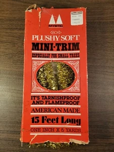 Vtg Pkg Gold Christmas Tinsel Garland Narrow Small Feather Tree 15' - Picture 1 of 4