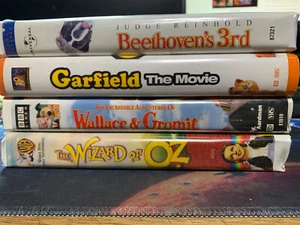 Lot of 4 VHS Kids Family Movies GARFIELD WALLACE WIZARD OF OZ BEETHOVENS 3RD - Picture 1 of 1