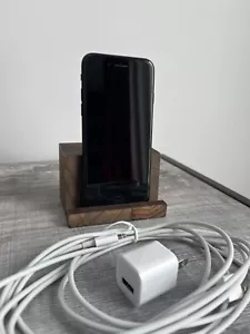 Apple iPhone 7 - 32GB - Black (Unlocked) A1778 (GSM) (CA) - Picture 1 of 8