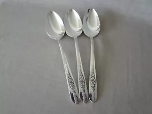 Nobility Plaque Royal Rose Ensemble de Trois Portion Cuillères Couverts Beau EUC - Picture 1 of 6