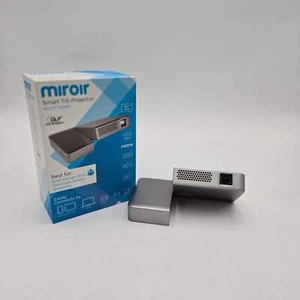 Miroir M200A 200 Lumens Wireless Smart DLP micro portable projector rechargable - Picture 1 of 4