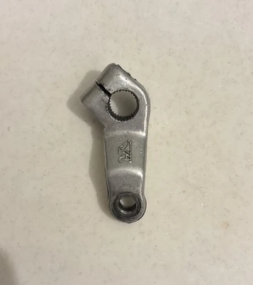 BRAZO SELECTOR DE MARCHAS APRILIA RS 125 ROTAX 122 (2) Foto 1 de 4