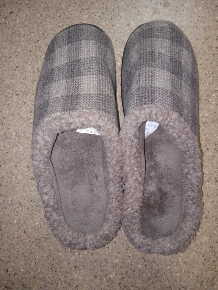 Zapatillas Isotoner Gris 9.5-10.5 Piel Sintética - Lavables a Máquina Foto 1 de 4