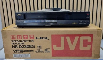 JVC HR-D230EG VHS Video Kassetten Rekorder - Schwarz - Videorekorder - FB & OVP - Bild 1 von 4