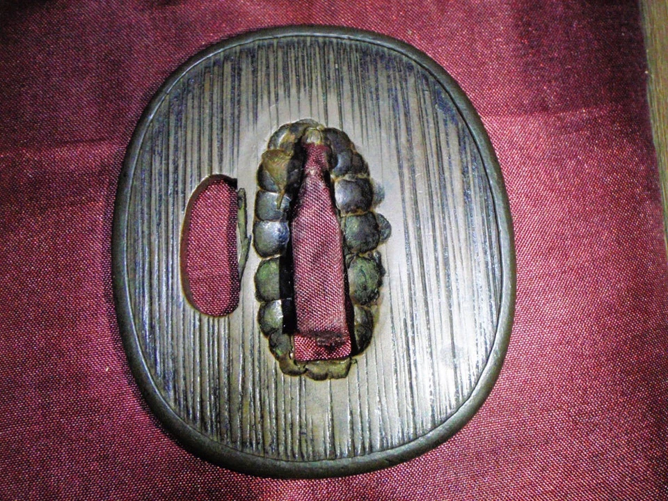Цуба японский меч охранник Shigure стиль гравировка Higo-Tsuba старинный из Японии - Изображение 1 из 4