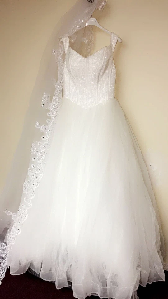 vestido de baile vestido de novia con velo y bolso gratis Foto 1 de 4