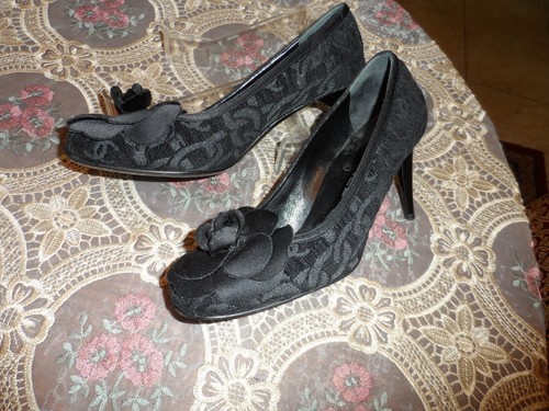 Decolte Chanel nere stampa jacquard bordo in pelle camelia taglia 38B