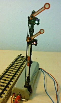 Märklin H0 7041 Hauptsignal 2 ungekoppelte Flügel beleuchtet gut ohne Kontaktpl. - Bild 1 von 3