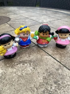 FISHER PRICE Little People Sonya Lee, Winter Christmas Girl, Sarah Lynn Lote de 4 - Imagen 1 de 6