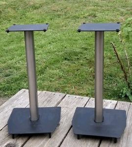 Coppia supporti per altoparlanti Alphason Design nero argento punte 18,5" o 47 cm - Foto 1 di 12
