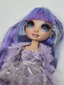 MGA 11" Rainbow High Purple Doll Violet Willow Articulated Series 1 *unvollständig* - Bild 1 von 7
