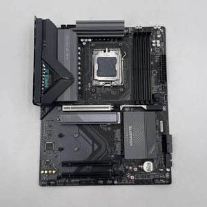 GIGABYTE X870 EAGLE WIFI7 AMD AM5 DDR5 ATX Scheda Madre - LEGGI - Foto 1 di 11