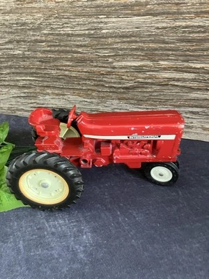 Vintage Ertl Co Dyersville International Toy Farm Tractor Red Made In USA - Image 1 of 4