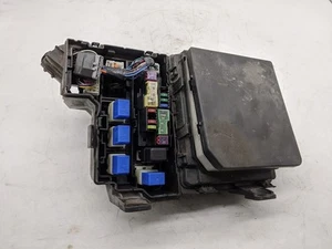 MASERATI QUATTROPORTE 2007 ENGINE BAY FUSE RELAY BOX - Picture 1 of 4