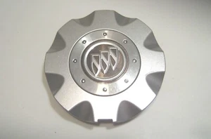 2005-2008 BUICK LACROSSE ALLURE dark center cap 9595038 - Bild 1 von 1