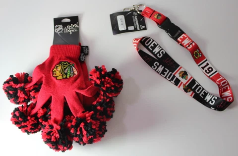 Chicago Blackhawks Gift Set of 2 Toews Lanyard + Pom Pom Spirit Fingerz Gloves Cover