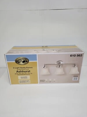 NUEVO Tocador Hampton Bay Ashhurst 3 luces de níquel cepillado con vidrio esmerilado Foto 1 de 4