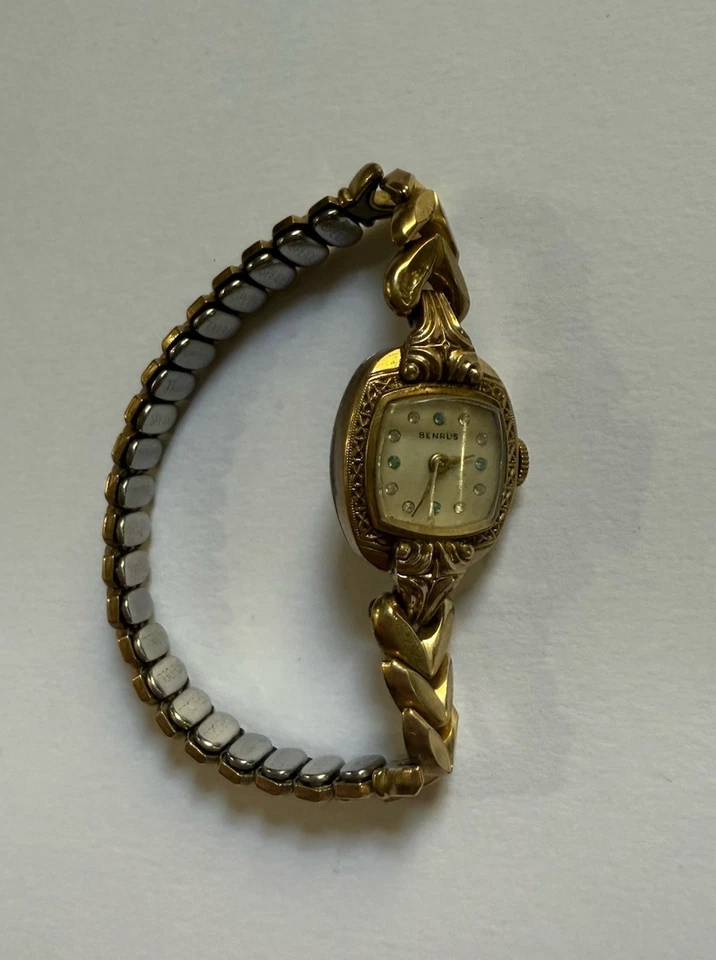 Reloj de Colección Benrus Damas Tono Dorado 10K RGP Bisel Estrás Esfera Pulsera Chevron Foto 1 de 4