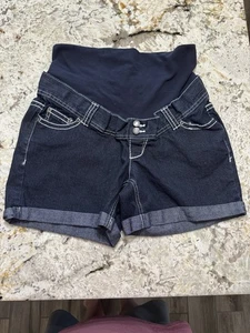 THREE SEASONS MATERNITY Women ‘s Jean Shorts Blue Size M...NEW Without Tags - Picture 1 of 3