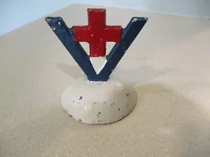 WW1 GHISA VITTORIA PRIMO SOCCORSO GUERRA MEMORIALE TROFEO INSEGNA SCRIVANIA RARO RITROVAMENTO - Foto 1 di 8