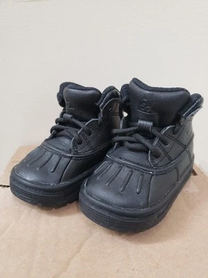 Botas Nike ACG.  Niño pequeño talla 4c.  Negro Foto 1 de 4