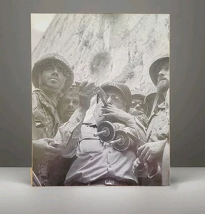 Photo By David Rubinger Liberating The Western Wall Rabbi Goren Israeli Soilder - Picture 1 of 3