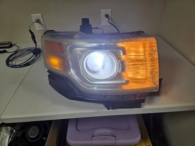  2009-2012 FORD FLEX RH FAROL LATERAL DE PASSAGEIRO XENÔNIO HID FABRICANTE DE EQUIPAMENTO ORIGINAL  - Imagem 1 de 4