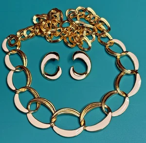 TRIFARI Vintage Enamel NECKLACE EARRINGS Set Vintage 1980s White Gold Tone - Picture 1 of 11