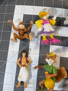 Konvolut Disney Figuren - Buzz Lightyear, Aladdin, Robin Hood, Daisy, Bambi etc. - Bild 1 von 5