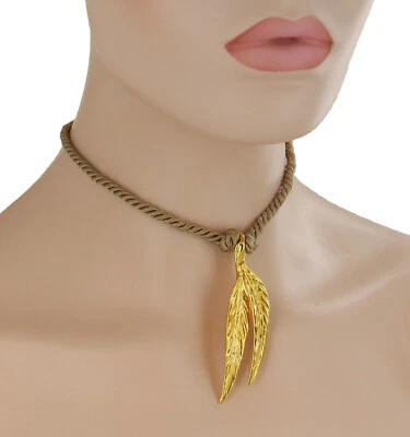 Gargantilla colgante de doble hoja tono dorado hecha en EE. UU. collar corto cordón tostado Foto 1 de 4