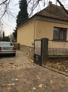 Schön renoviertes Einfamilienhaus in der Stadt Tapolca 12 km vom Balaton - Bild 1 von 17
