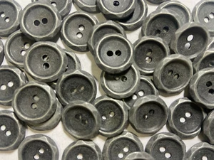 Metallknopf mit geschliffenem abgeschrägtem Rand Design alt Zinnoptik 13 mm 15 mm 18 mm 4 Loch - Bild 1 von 12