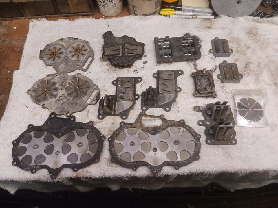 antique outboard motorJohnson/Evinrude reed packs Early - Image 1 of 1