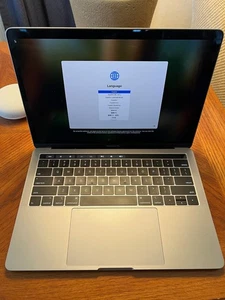 Apple MacBook Pro Retina 13,3'' (256 GB SSD, Intel Core i5 8. generacji, 2,30 GHz,... - Zdjęcie 1 z 11