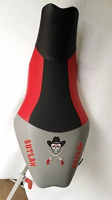 Cubierta de asiento Polaris Outlaw 450 500 525 Gripper 2006 hasta 2008 gris/rojo/agarre/negro Foto 1 de 4