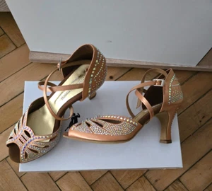 Buty do tańca z kryształowymi kamieniami łacińskie rozm. 38 brąz nowe🌟 - Zdjęcie 1 z 5