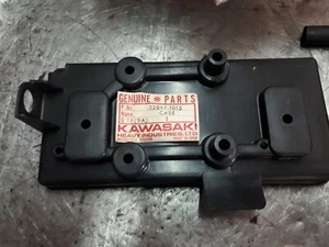 BATERÍA ESTUCHE 32097-1015 KAWASAKI KZ1300 GENUINA NUEVA OEM - Imagen 1 de 2