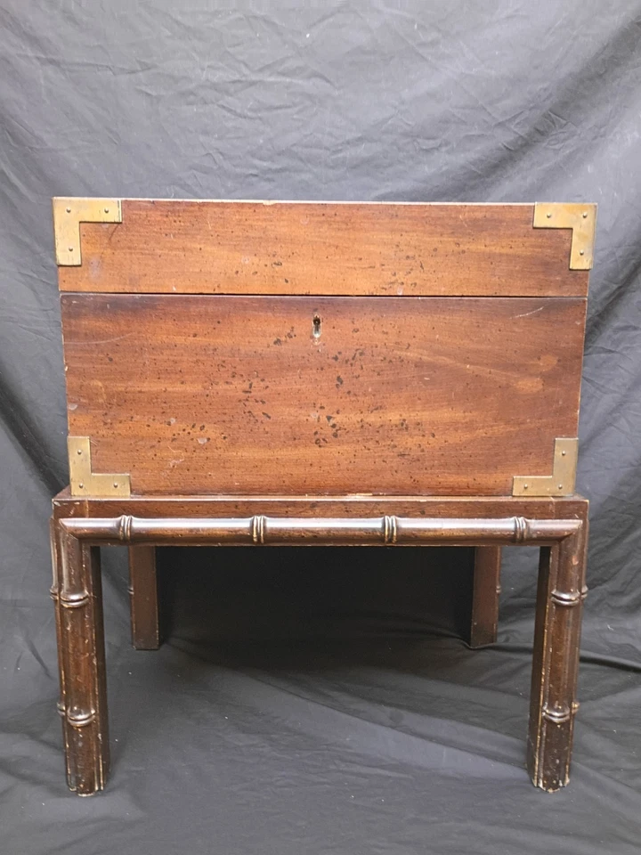 Antigo Baú de Campanha Caixa de Bambu Falso Suporte de Mogno Baú em Suporte Regency - Imagem 1 de 4