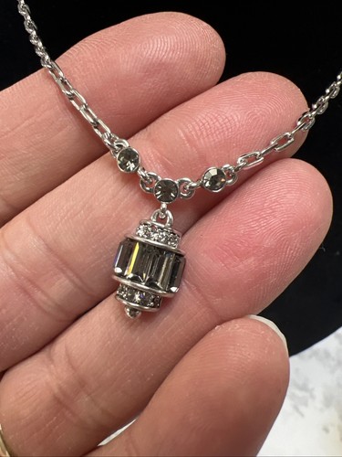 Collana donna Givenchy tono argento 15” nuova con etichetta con piccola goccia gioiello fumè bella!