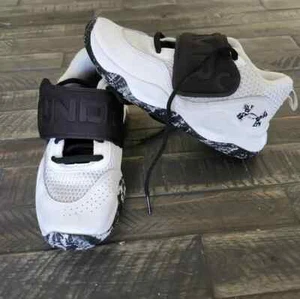 Under Armour UA PS ZONE BB 2 White and Black Basketball Shoes Boys Size 3 - Picture 1 of 8