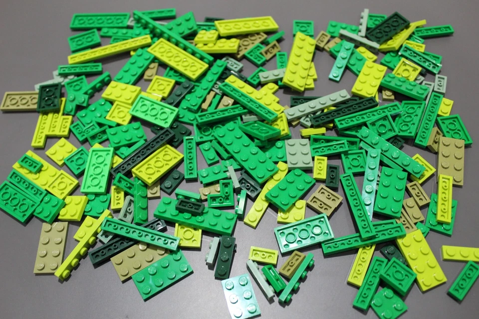 LEGO 200 Platten Plates einreihig zweireihig grün dunkelgrün hellgrün #3958 - Bild 1 von 1