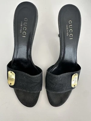 Mula de mezclilla negra vintage GUICCI con etiqueta dorada con logotipo de Gucci talla 7B Foto 1 de 4