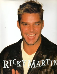 RICKY MARTIN by Maggie Marron 1999 Hardcover Barnes & Noble 96 Pages - Imagen 1 de 2
