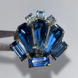 VINTAGE Cocktail Ring Adjustable 1960s Blue Unique Shape Rhinestones Crown Retro - Picture 1 of 6