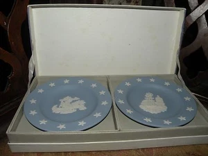SIN USAR EN CAJA WEDGWOOD azul JUEGO DELAWARE CONCORD par de compóteros de estado - Imagen 1 de 1