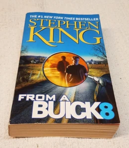 From a Buick 8 - Mass Market Paperback By King, Stephen first edition 2003 - Imagen 1 de 8