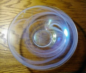 "Tazón de pasta superficial iridiscente remolino blanco opalescente 12" - Imagen 1 de 5