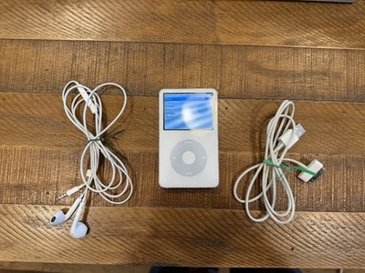 Apple iPod Classic 5ta Generación Blanco (30 GB) - Paquete 2005. Reproduce vídeo Foto 1 de 4