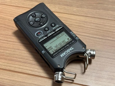 TASCAM DR-40 LINEAR PCM RECORDER Digital Audio Nero Usato Giappone - Immagine 1 di 4